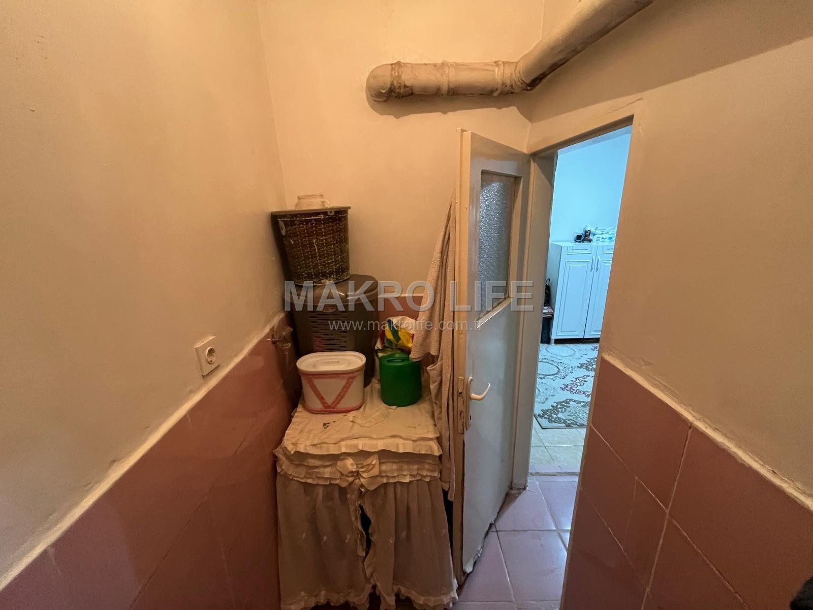 EMEK CADDESİNE YÜRÜME MESAFESİNDE DOĞALGAZLI 2+1 SATILIK DAİRE