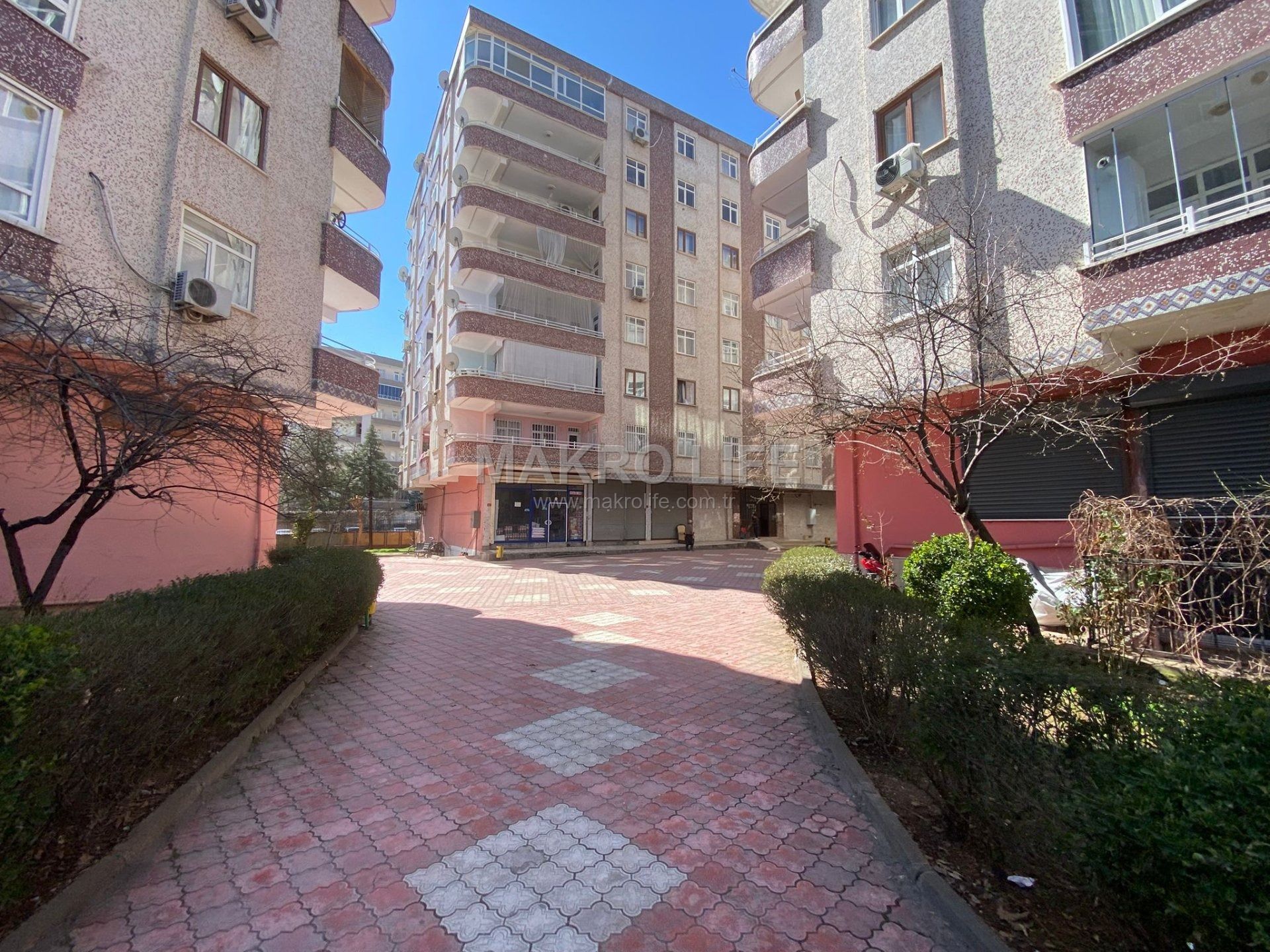 KENT MEYDANINA YÜRÜME MESAFESİNDE SİTE İÇERİSİNDE ACİL SATILIK DÜKKAN