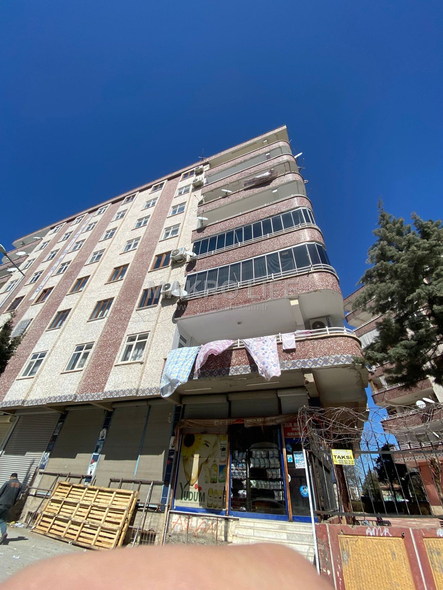 KENT MEYDANINA YÜRÜME MESAFESİNDE SİTE İÇERİSİNDE ACİL SATILIK DÜKKAN