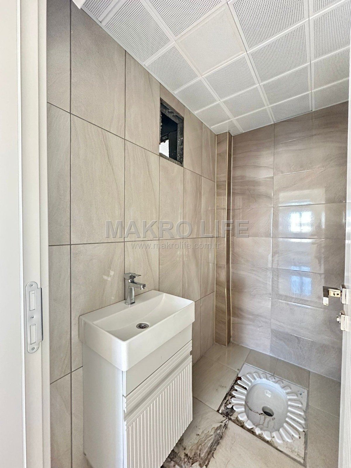 ACİLL SATILIK 450EVLER'DE SIFIR 4 KATLI LÜX 3+1 DAİRE