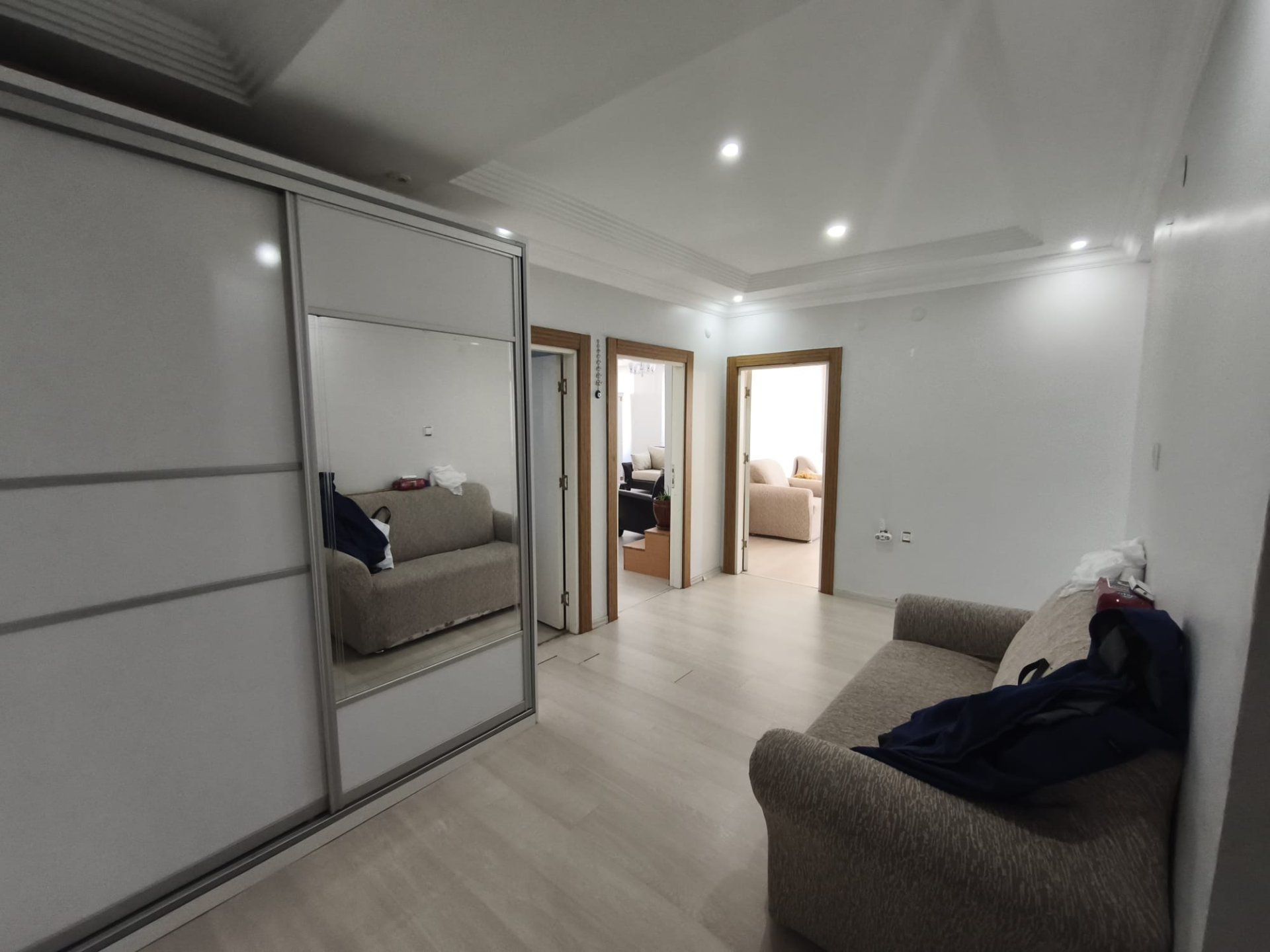 URFA YOLU ÜZERİ CEYLANLAR KARŞISI SATLIK 3+1 MASRAFLI GENİŞ DAİRE