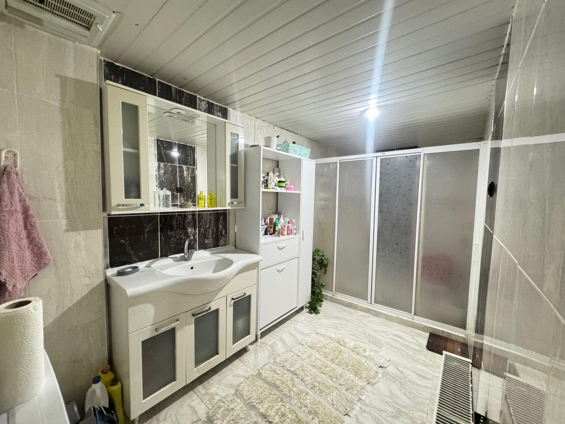 TESİSLER KAVŞAĞI CİVARI FULL BAKIMLI 3+1 SATILIK DAİRE
