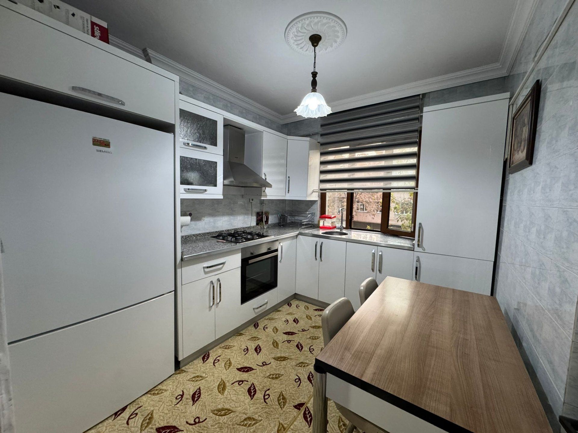 HUZUREVLERİ ÇÜNGÜŞLÜLER YAS EVİ ÜSTÜ SATILIK 3+1 BAKIMLI DAİRE