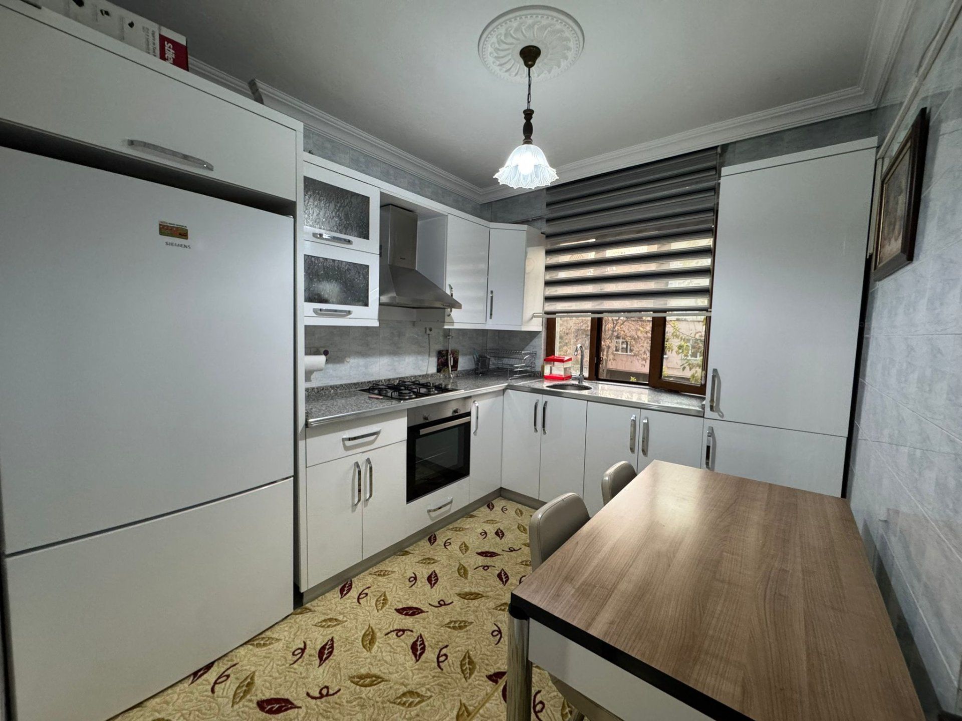 HUZUREVLERİ ÇÜNGÜŞLÜLER YAS EVİ ÜSTÜ SATILIK 3+1 BAKIMLI DAİRE