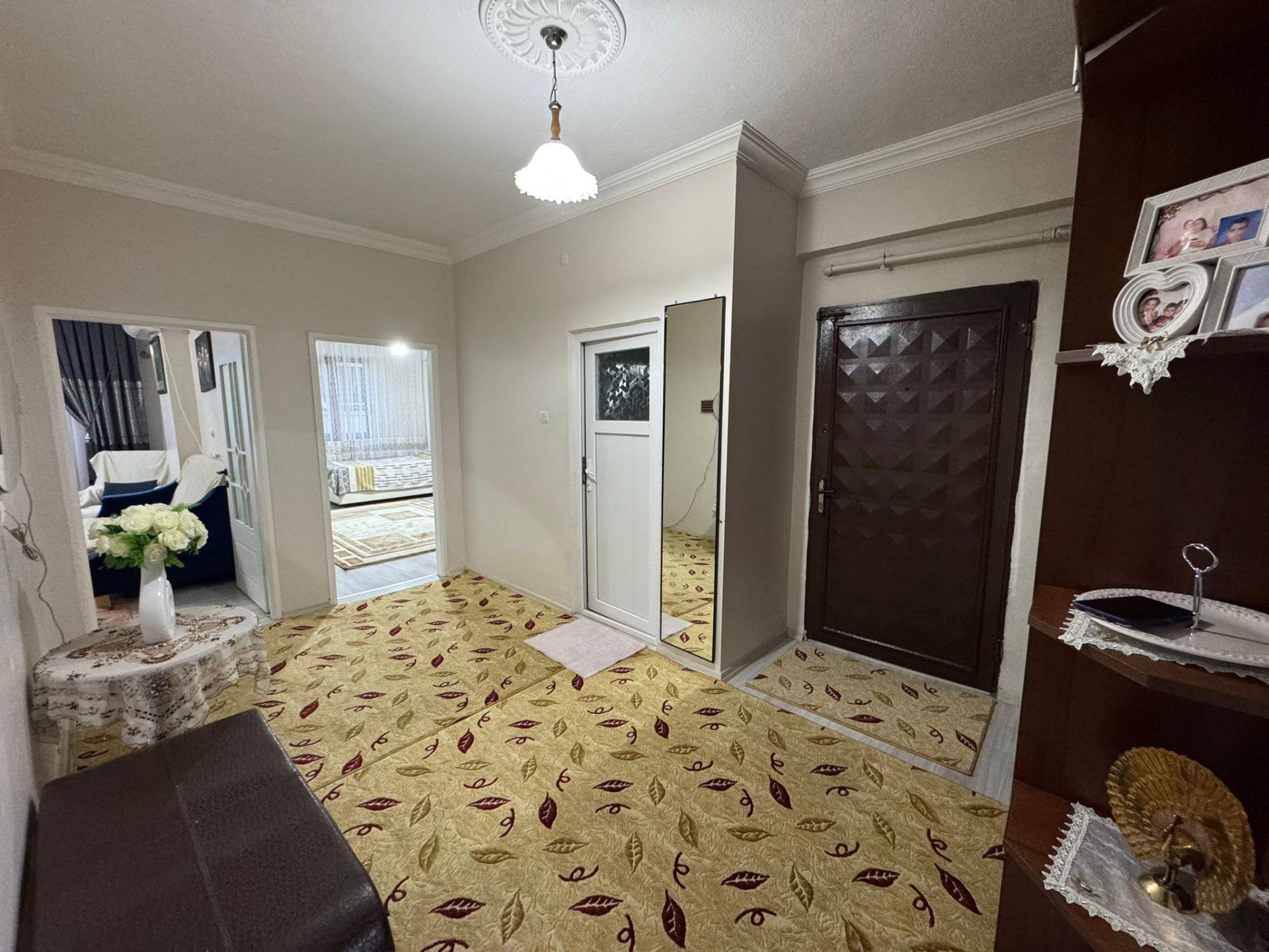 HUZUREVLERİ ÇÜNGÜŞLÜLER YAS EVİ ÜSTÜ SATILIK 3+1 BAKIMLI DAİRE