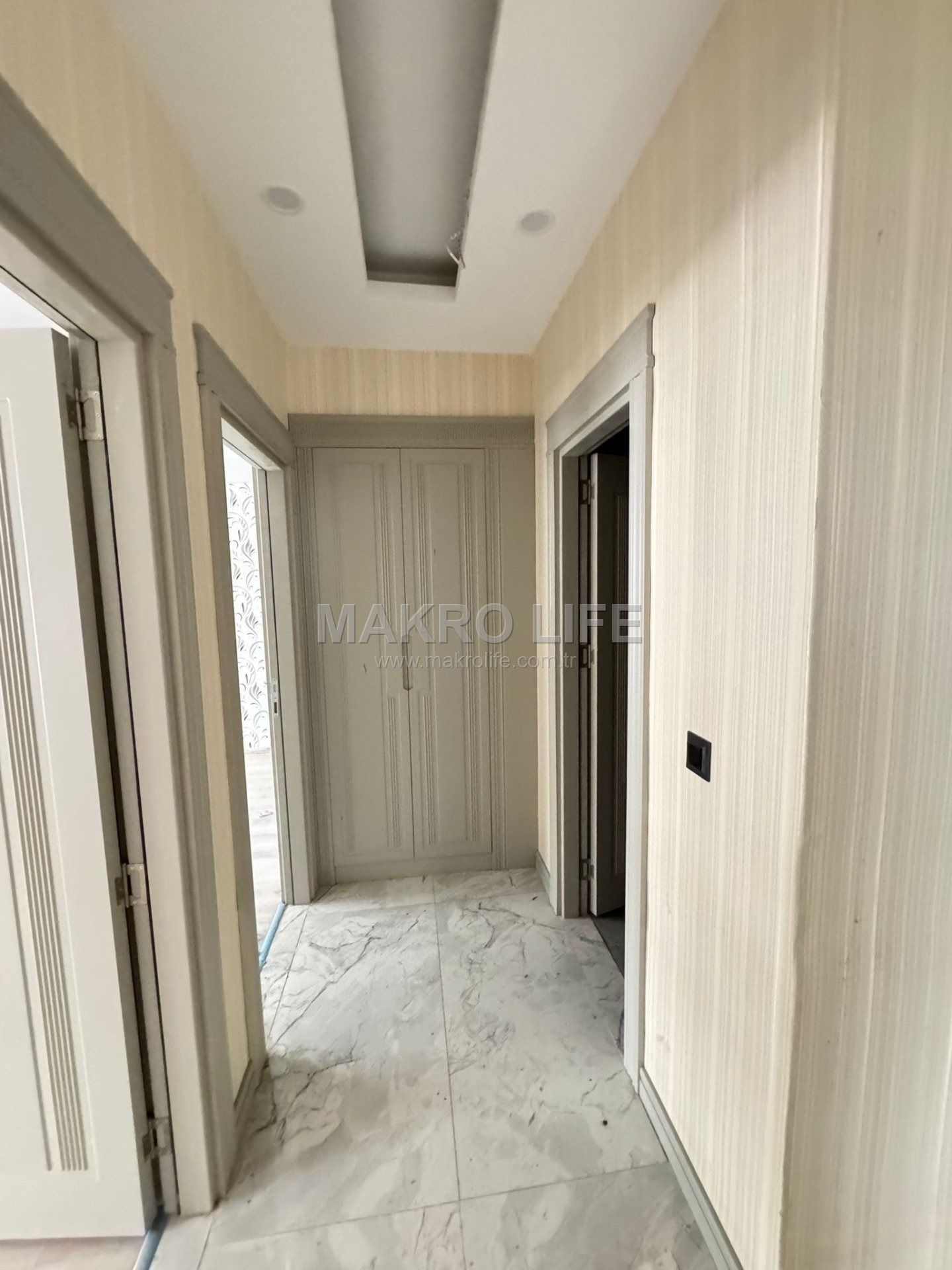 450 EVLER MGA YAPIDA ACİL SATILIK 3,5+1 ARA KAT DAİRE