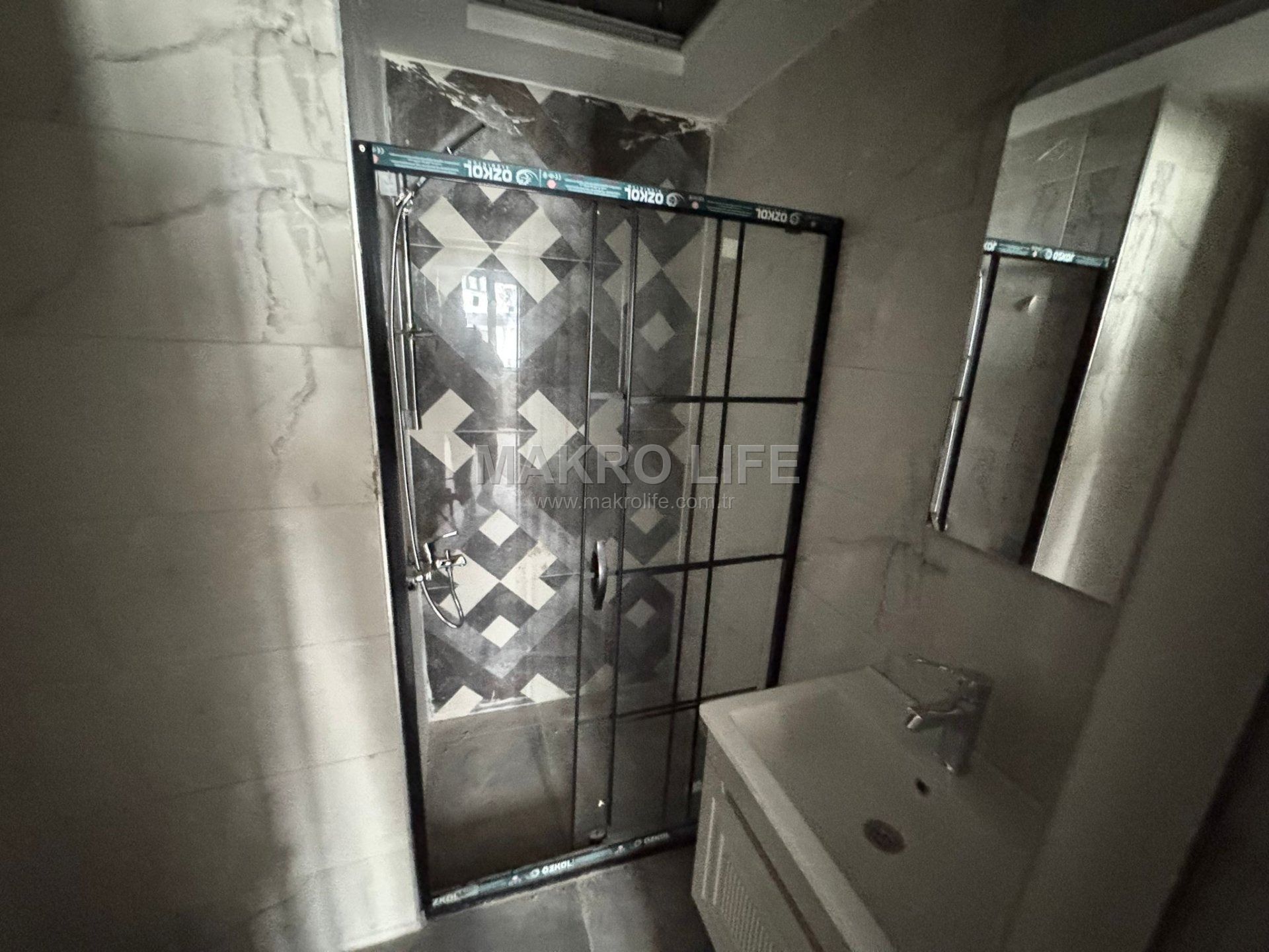 450 EVLER MGA YAPIDA ACİL SATILIK 3,5+1 ARA KAT DAİRE