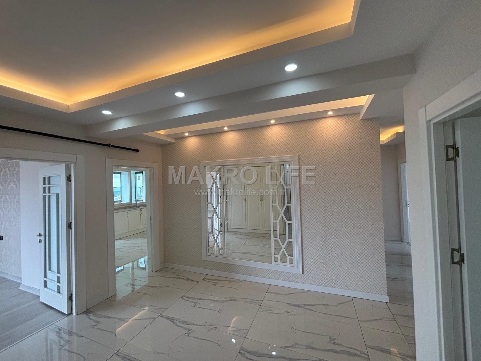 MAKRO LİFE WİNSTOWN CIVARI ADLİ TIP ARASINDA FULL YAPILI 4,5+1 DAİRE SATIYOR