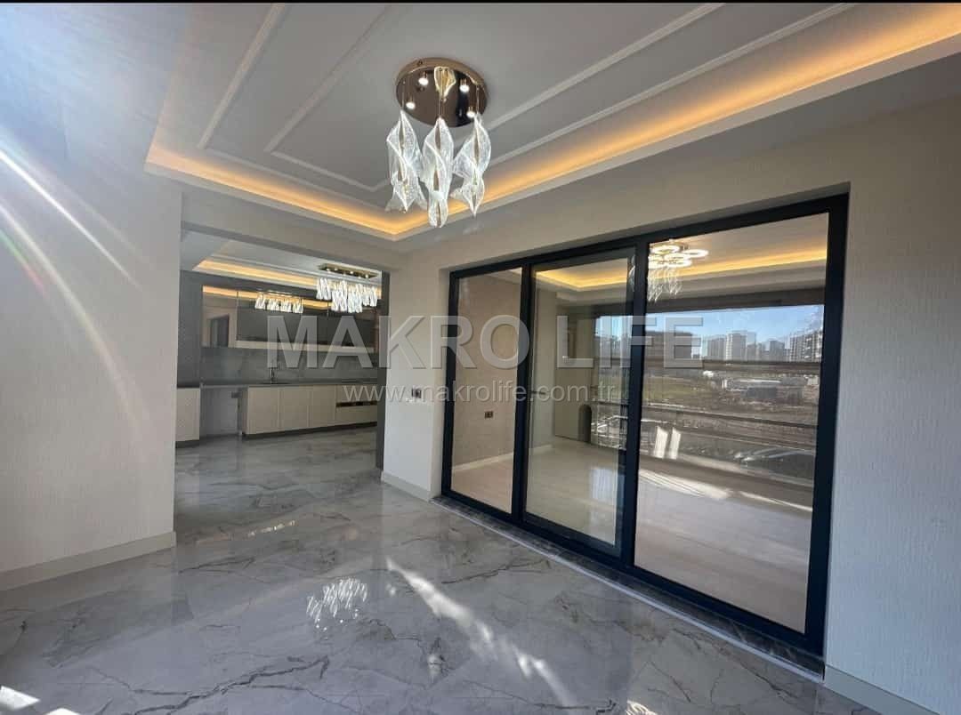 WİNSTON ARKASI KAYALAR YAPIDA 3,5+1 SATILIK ULTRA LÜX DAİRE