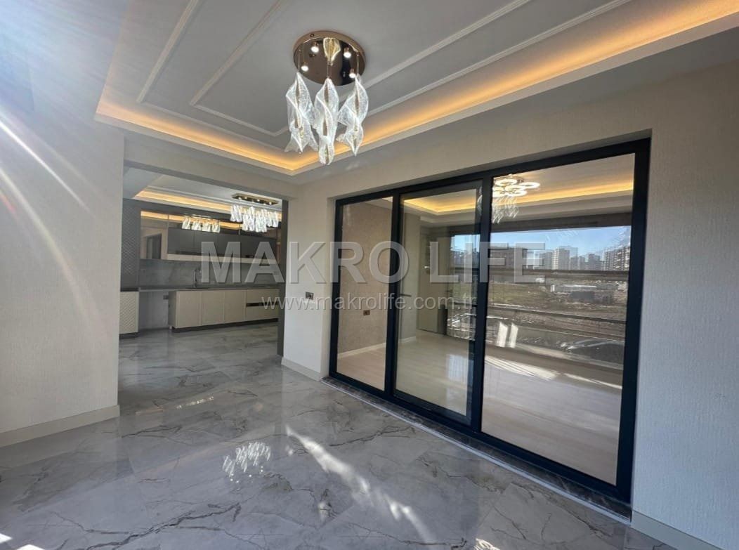 WİNSTON ARKASI KAYALAR YAPIDA 3,5+1 SATILIK ULTRA LÜX DAİRE