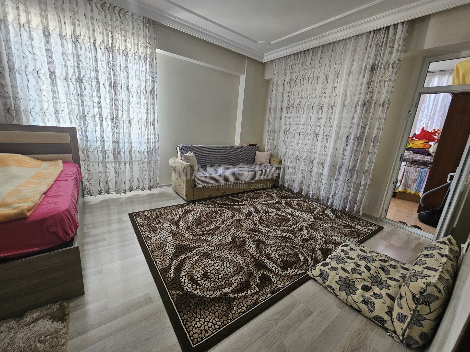 DİCLEKENTİN EN GÜZEL KONUMUNDA SATILIK FUL YAPILI FIRSAT 3+1 DAİRE