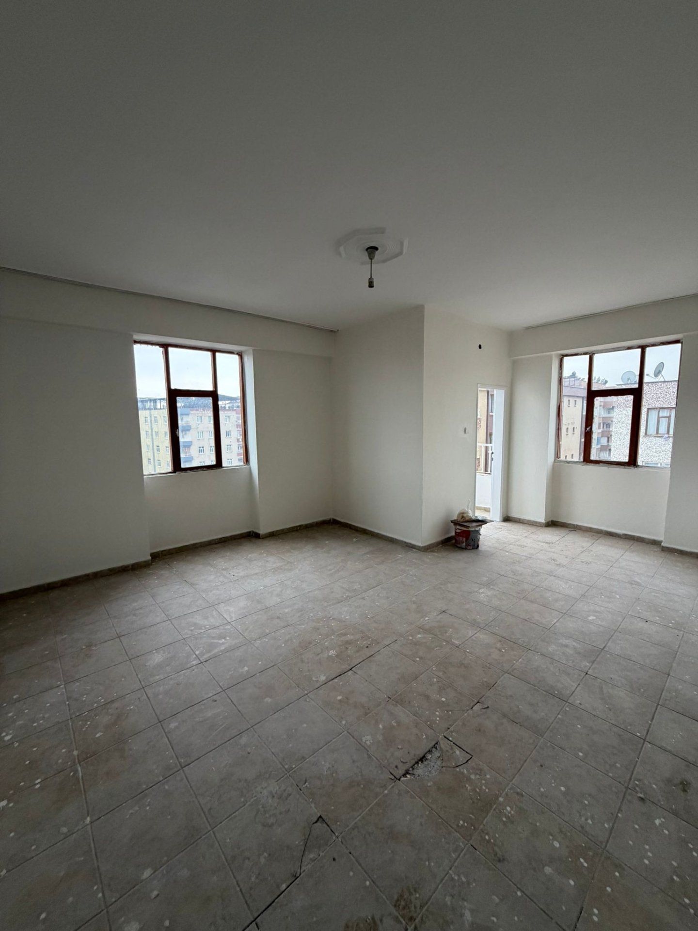 HUZUREVLERİ SON DURAKTA 3+1SATILIK DAİRE