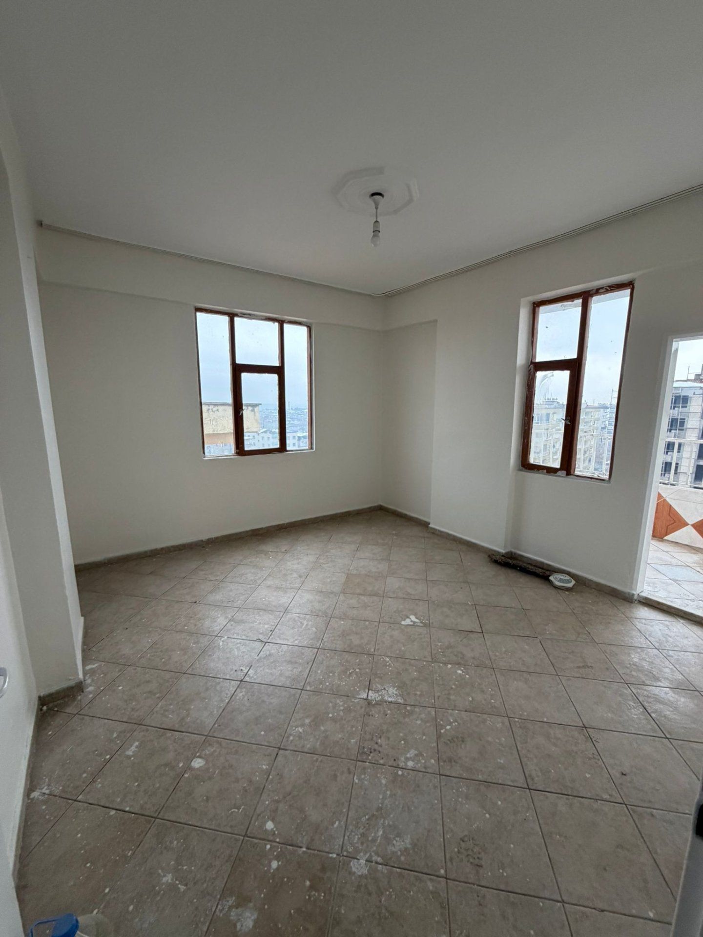 HUZUREVLERİ SON DURAKTA 3+1SATILIK DAİRE