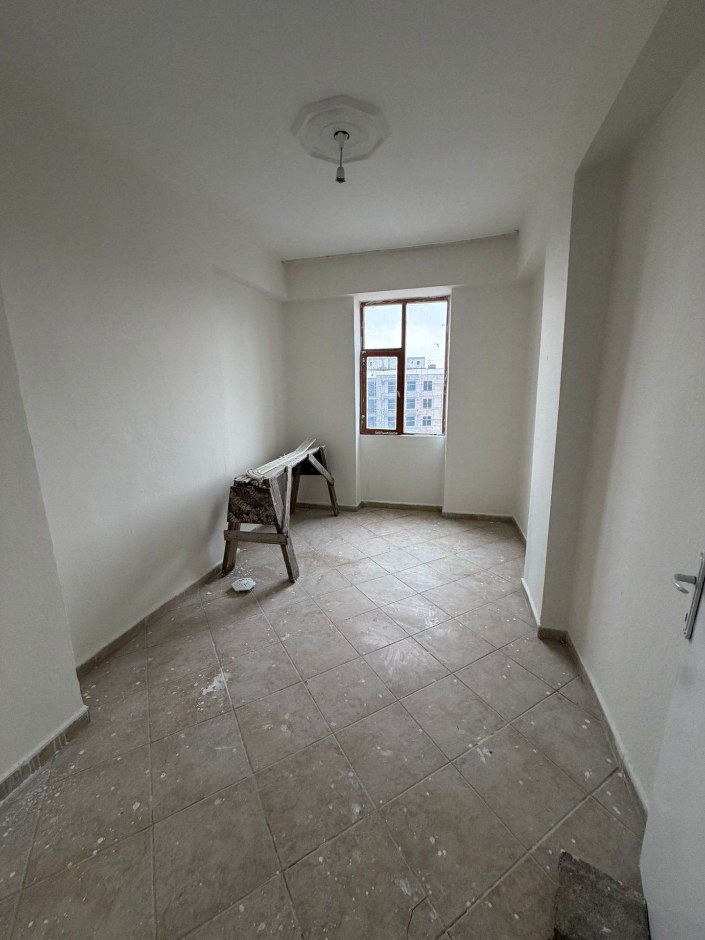HUZUREVLERİ SON DURAKTA 3+1SATILIK DAİRE