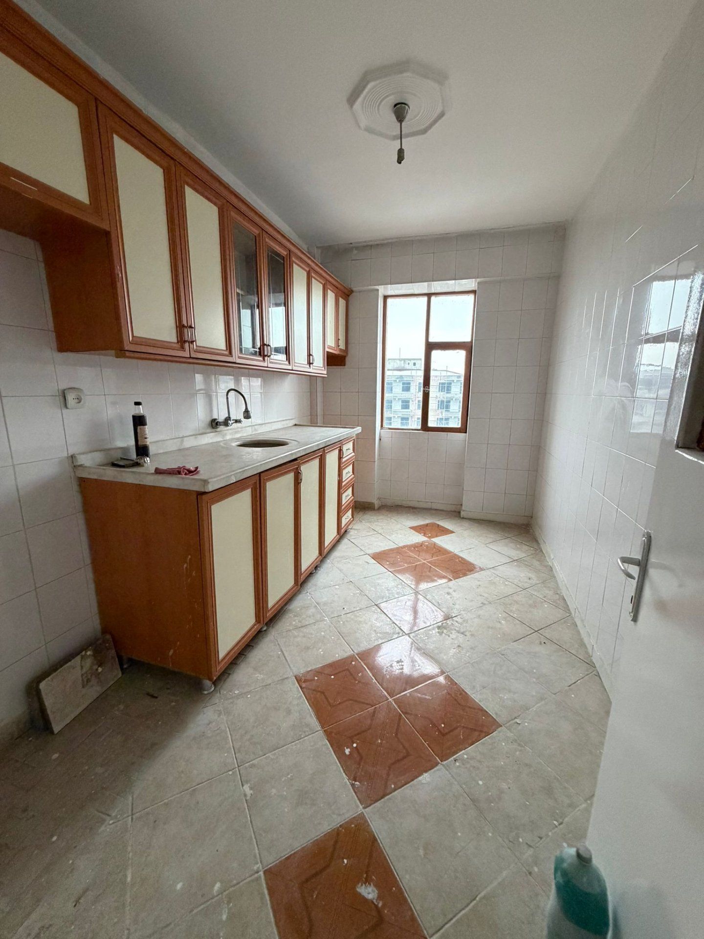 HUZUREVLERİ SON DURAKTA 3+1SATILIK DAİRE