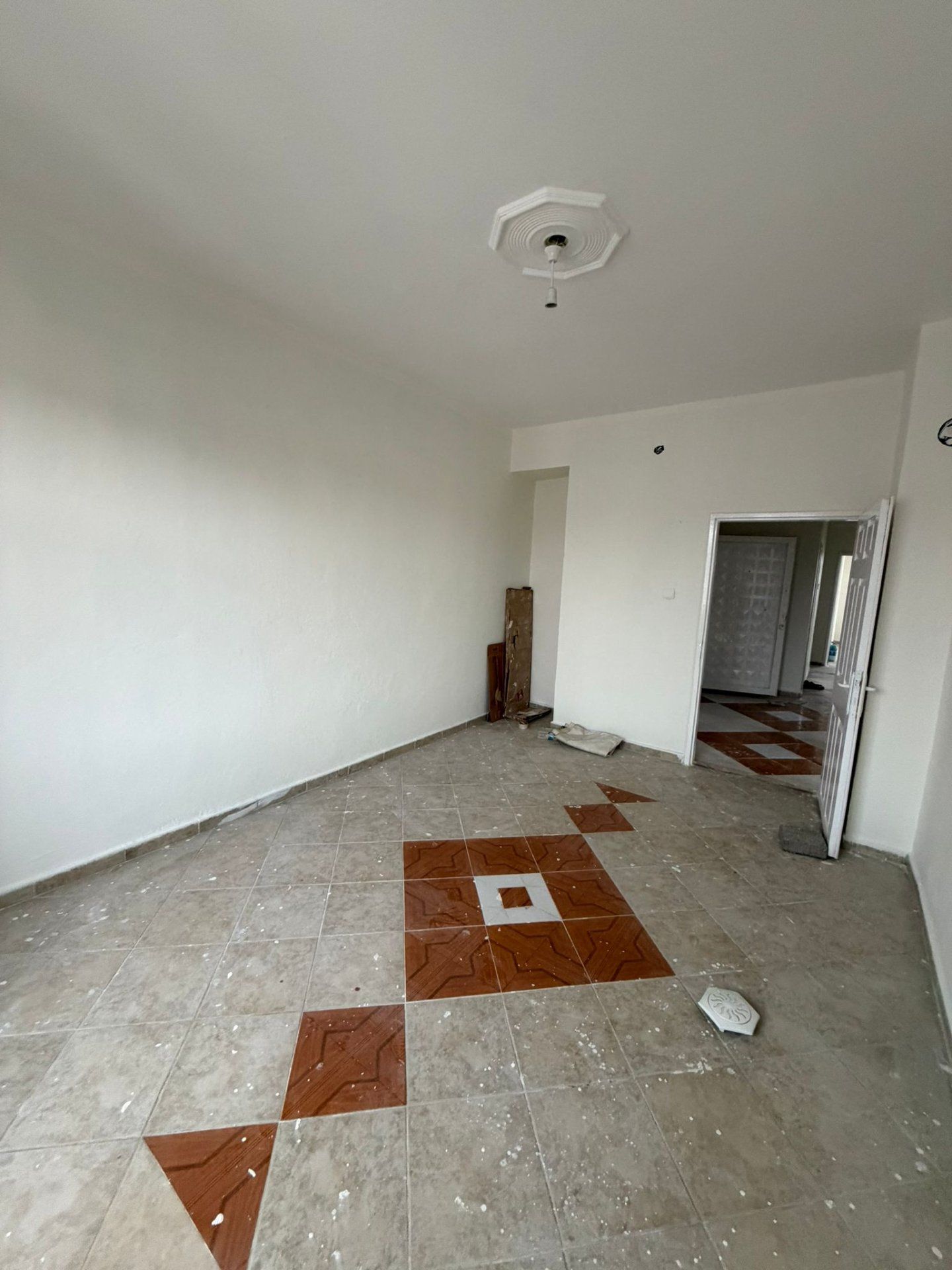 HUZUREVLERİ SON DURAKTA 3+1SATILIK DAİRE
