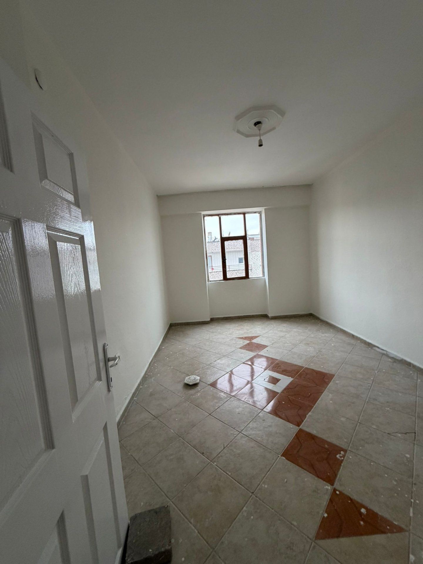 HUZUREVLERİ SON DURAKTA 3+1SATILIK DAİRE
