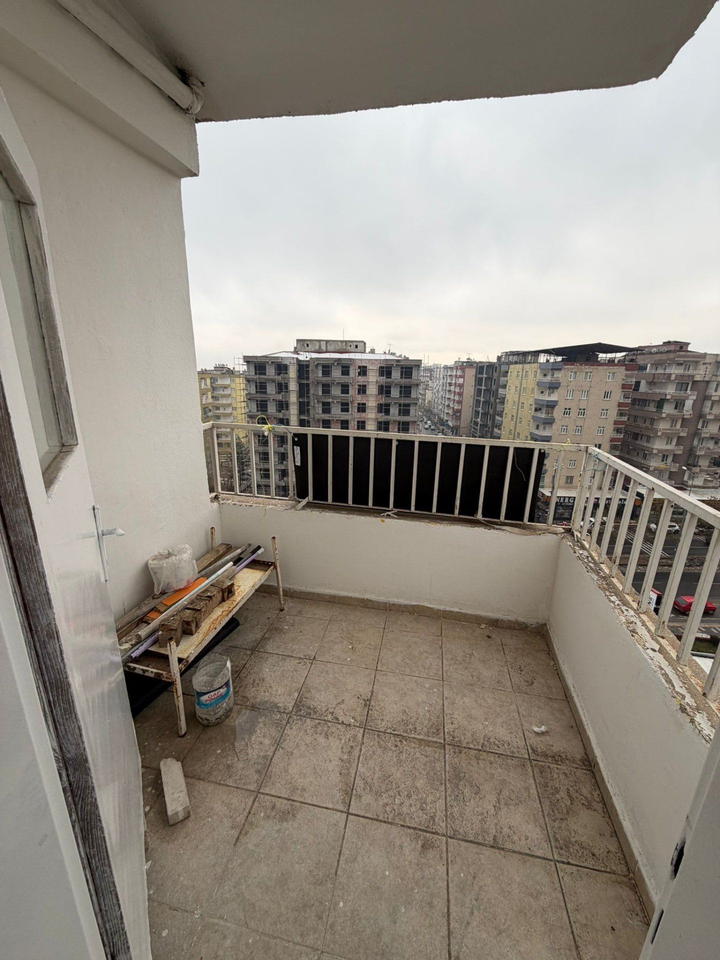 HUZUREVLERİ SON DURAKTA 3+1SATILIK DAİRE