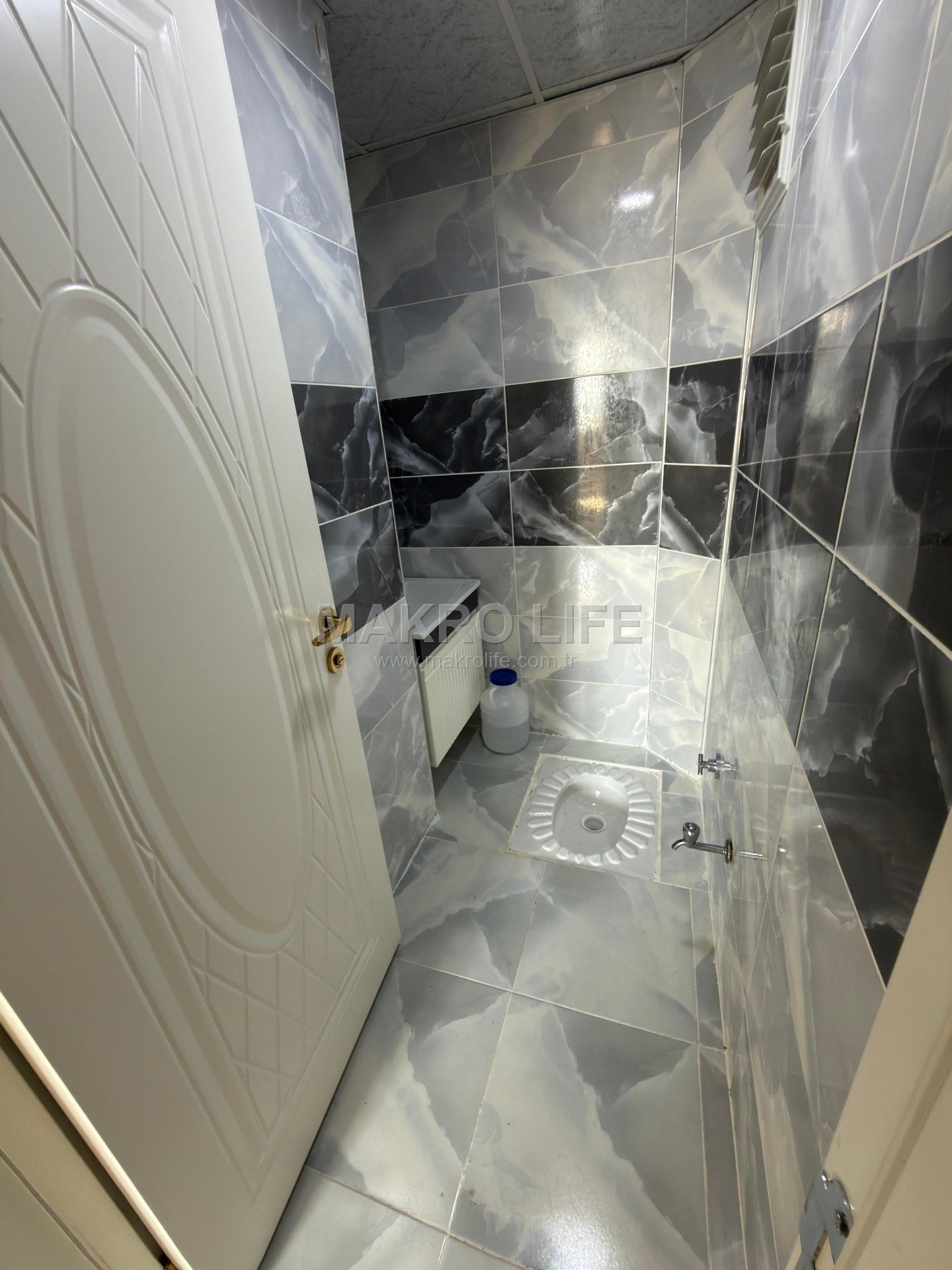 FABRİKA MAHALLESİNDE SATILIK MUHTEŞEM FIRSAT 2+1 DAİRE
