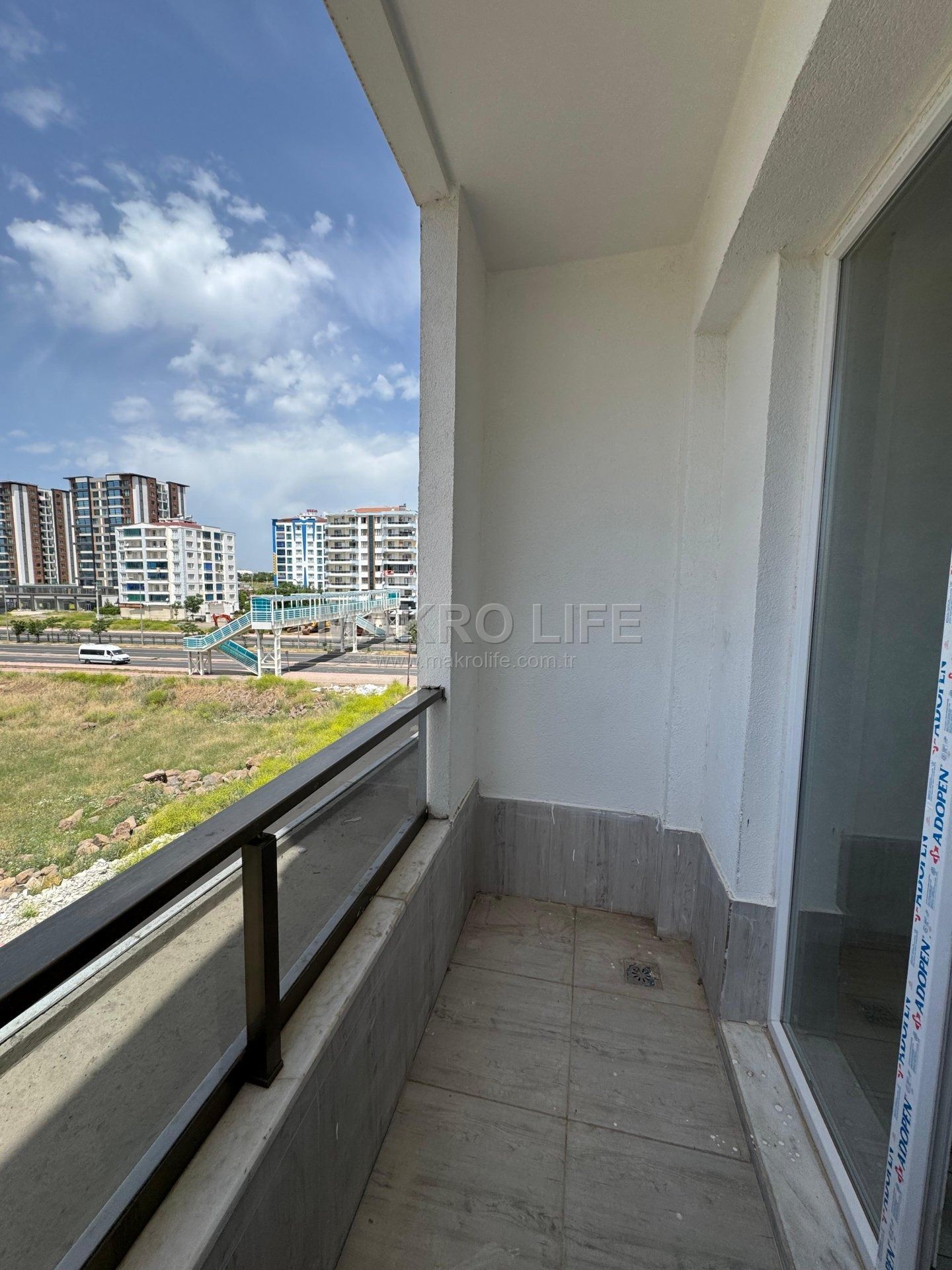 URFA YOLU ÜZERİNDE 3+1 BOŞ TAŞINMAYA HAZIR DAİRE