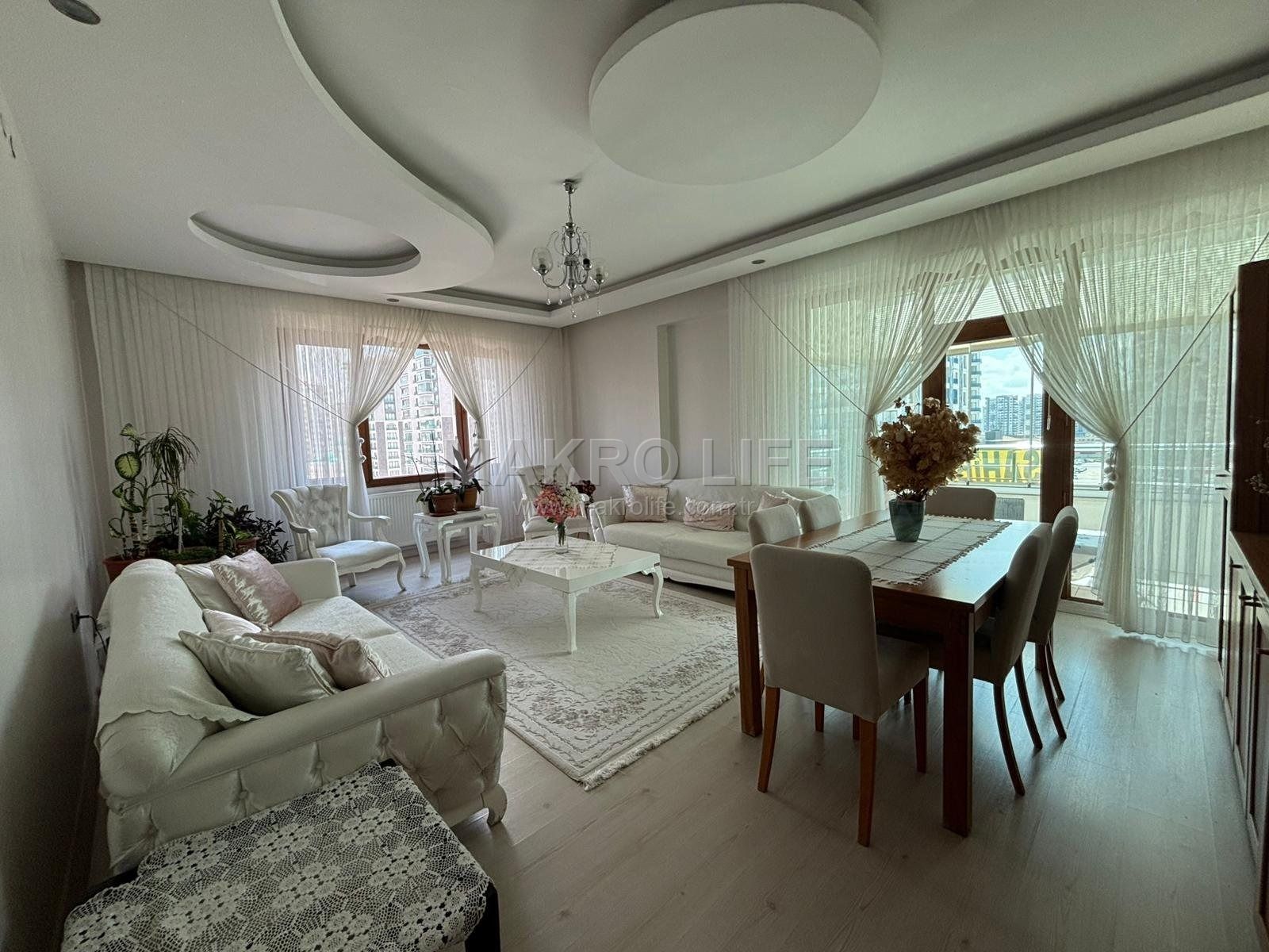 75 CADDE ÜZERİ 4+1 SATILIK FIRSAT DAİRE
