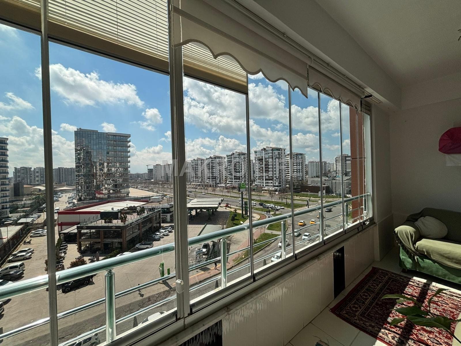 75 CADDE ÜZERİ 4+1 SATILIK FIRSAT DAİRE