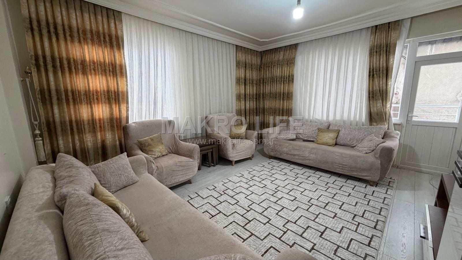 HATBOYU ÇARŞAMBA PAZARI YANINDA 2+1 FULL + FUL YAPILI FIRSAT DAİRE