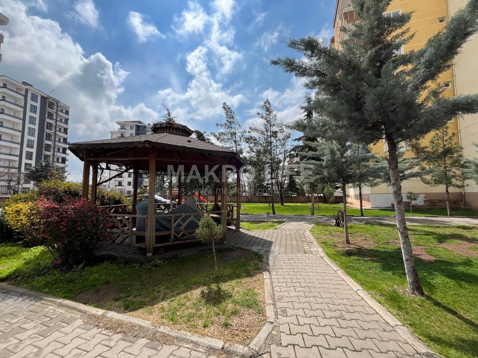 BAĞCILAR NEVROZ PARK CİVARINDA FULL YAPILI 3+1 FIRSAT DAİRE