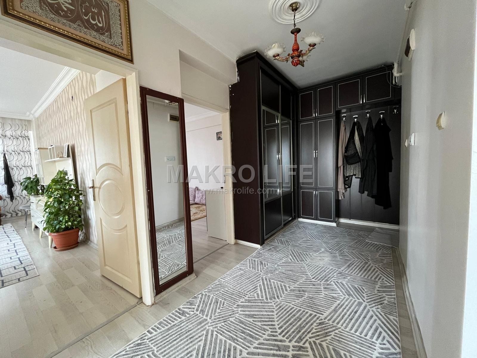BAĞCILAR NEVROZ PARK CİVARINDA FULL YAPILI 3+1 FIRSAT DAİRE
