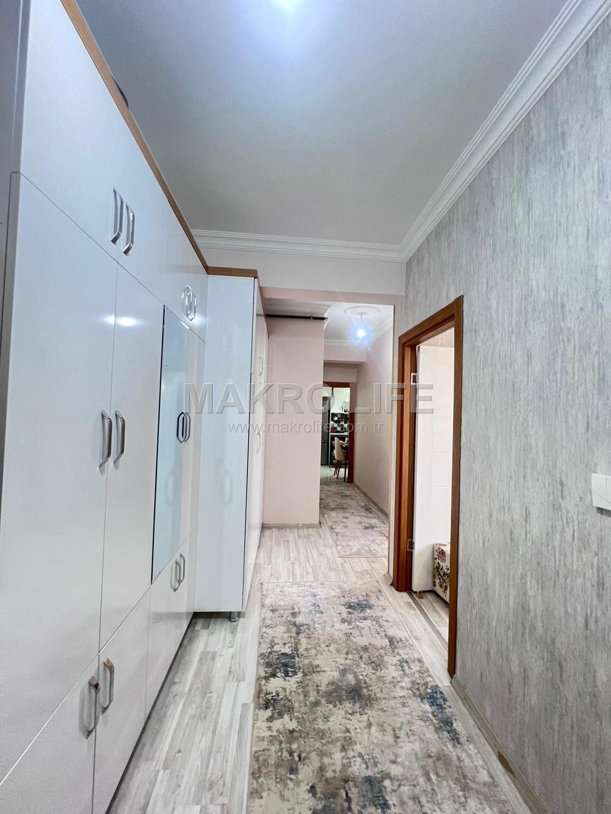FARİKA MAHALLESİ'NDE SATILIK ARA KAT 2+1 DAİRE