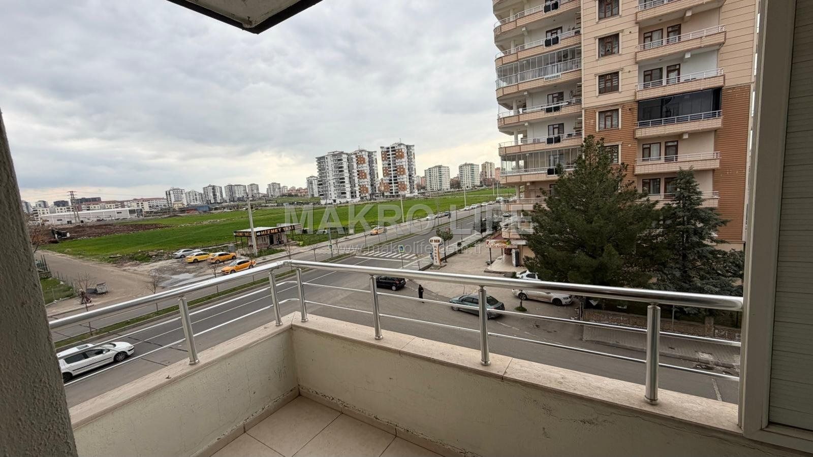 ÜÇKUYULARDA SİTELİ YAPILI 3+1 SATILIK DAİRE