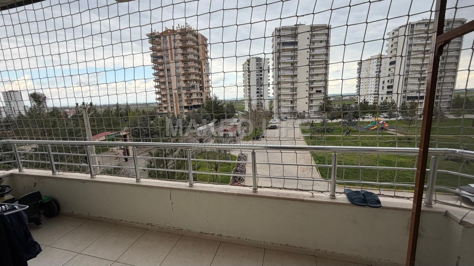 ÜÇKUYULARDA SİTELİ YAPILI 3+1 SATILIK DAİRE