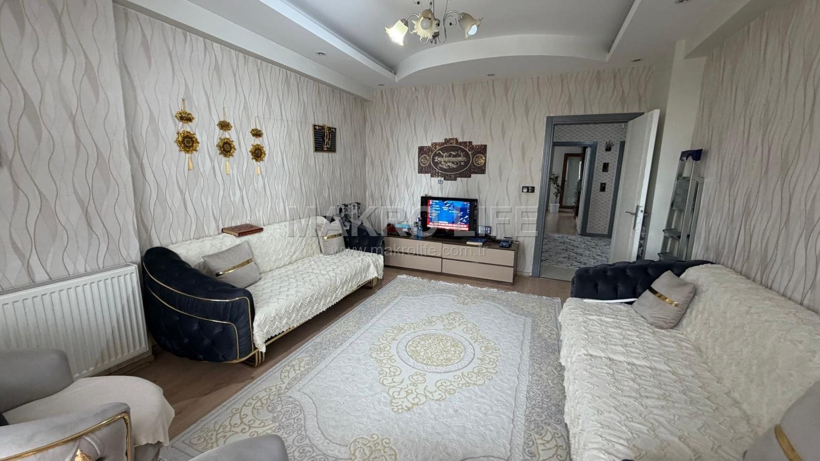 ÜÇKUYULARDA SİTELİ YAPILI 3+1 SATILIK DAİRE