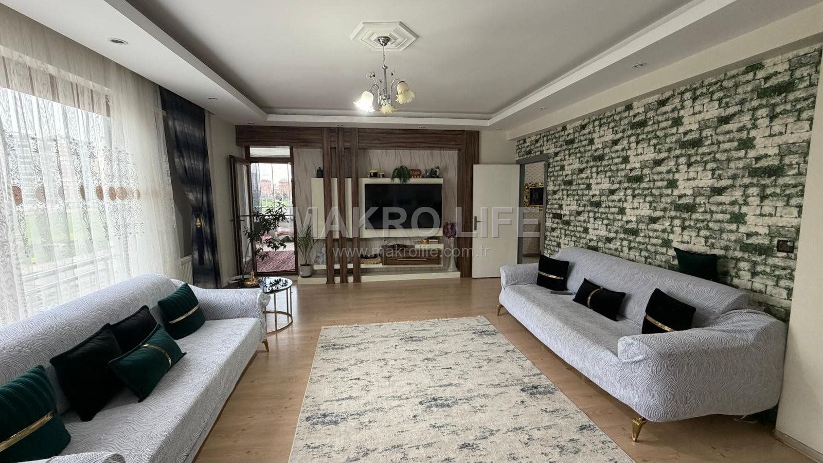 ÜÇKUYULARDA SİTELİ YAPILI 3+1 SATILIK DAİRE
