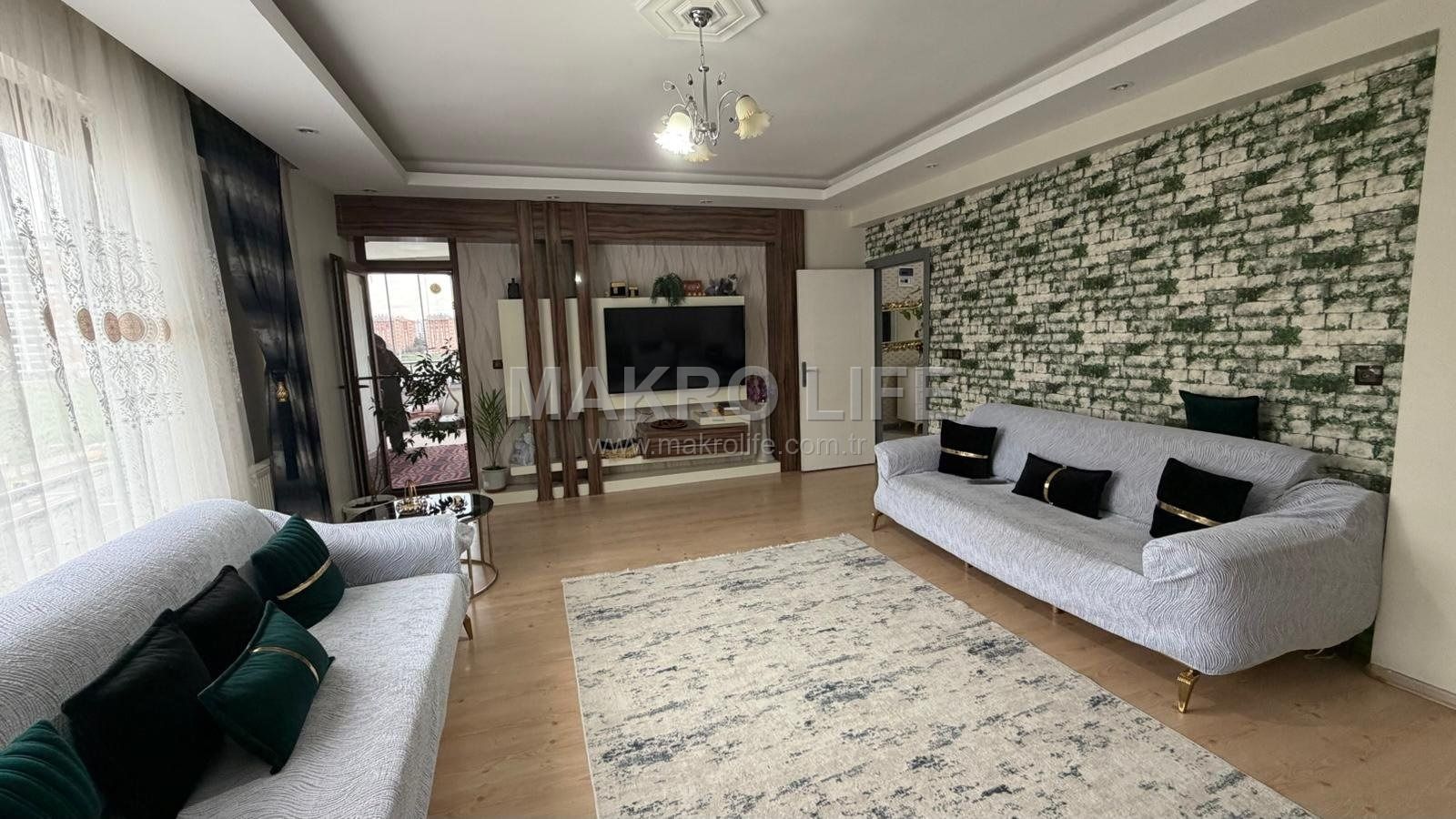 ÜÇKUYULARDA SİTELİ YAPILI 3+1 SATILIK DAİRE