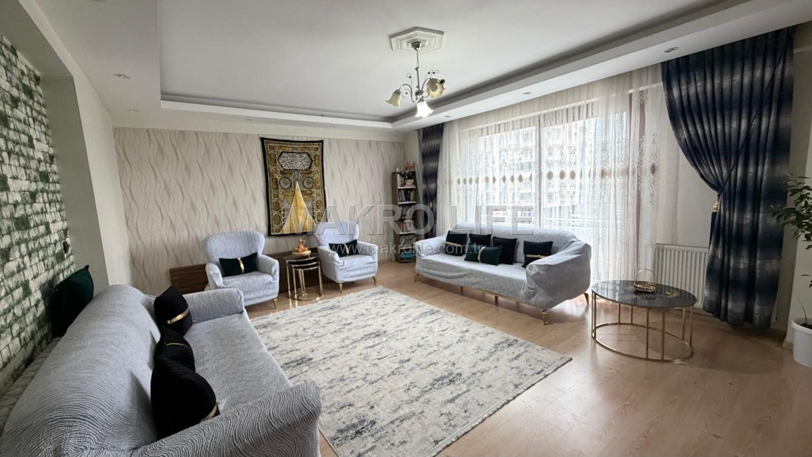ÜÇKUYULARDA SİTELİ YAPILI 3+1 SATILIK DAİRE