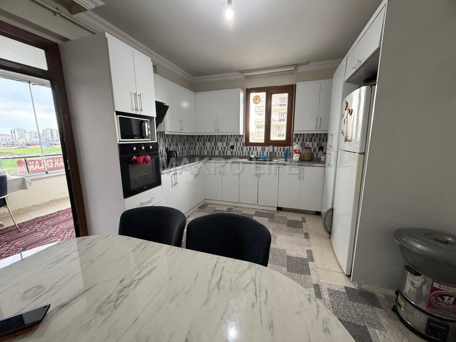 ÜÇKUYULARDA SİTELİ YAPILI 3+1 SATILIK DAİRE