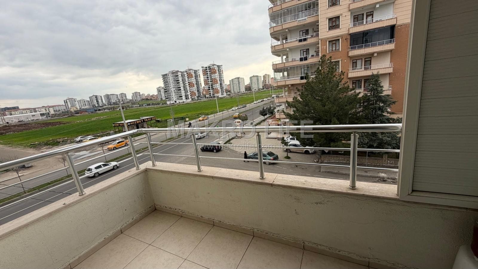 ÜÇKUYULARDA SİTELİ YAPILI 3+1 SATILIK DAİRE