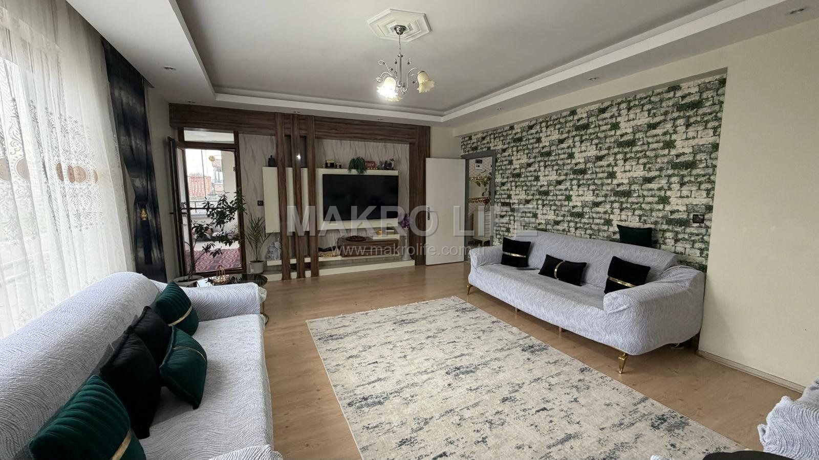 ÜÇKUYULARDA SİTELİ YAPILI 3+1 SATILIK DAİRE