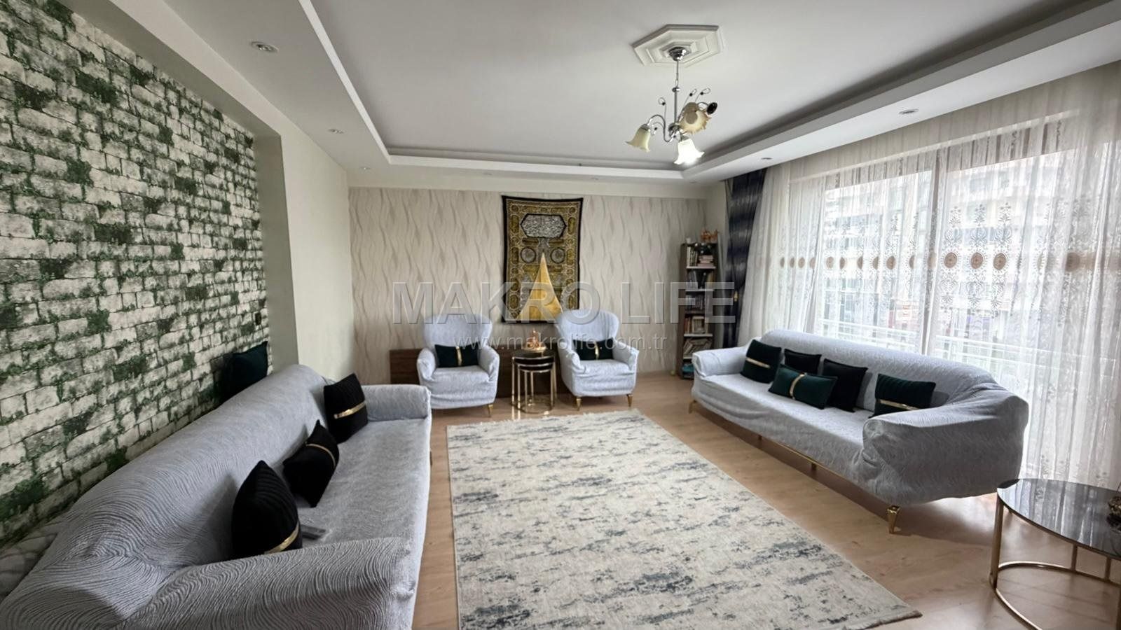 ÜÇKUYULARDA SİTELİ YAPILI 3+1 SATILIK DAİRE