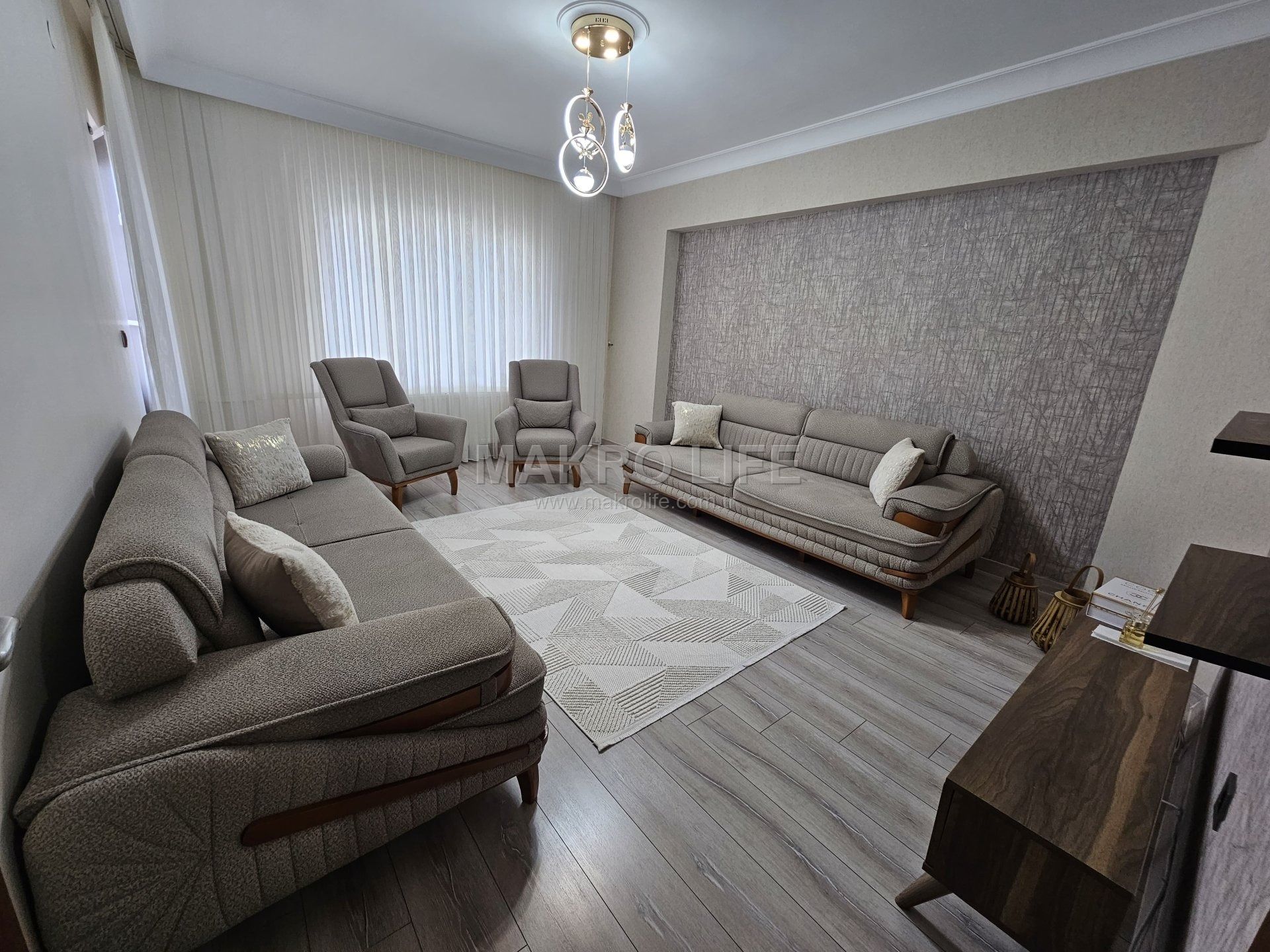 TEKEL KAVŞAĞI CİVARI METROPOL 3'TE YAPILI ACİL SATILIK 4+1 FIRSAT DAİRE