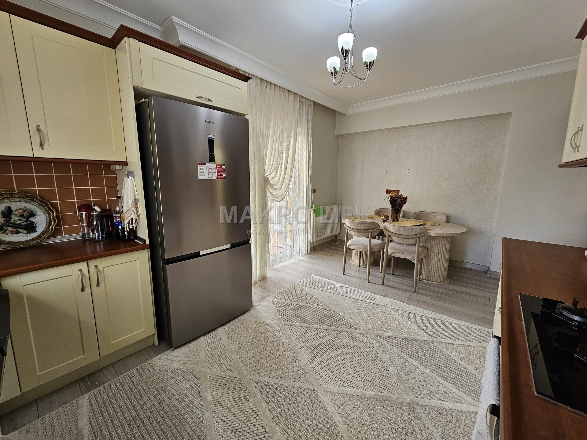 TEKEL KAVŞAĞI CİVARI METROPOL 3'TE YAPILI ACİL SATILIK 4+1 FIRSAT DAİRE