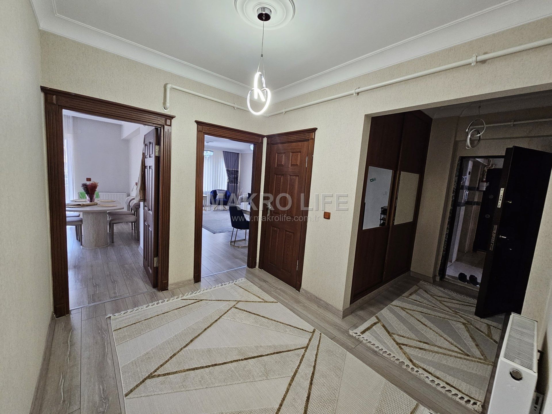 TEKEL KAVŞAĞI CİVARI METROPOL 3'TE YAPILI ACİL SATILIK 4+1 FIRSAT DAİRE