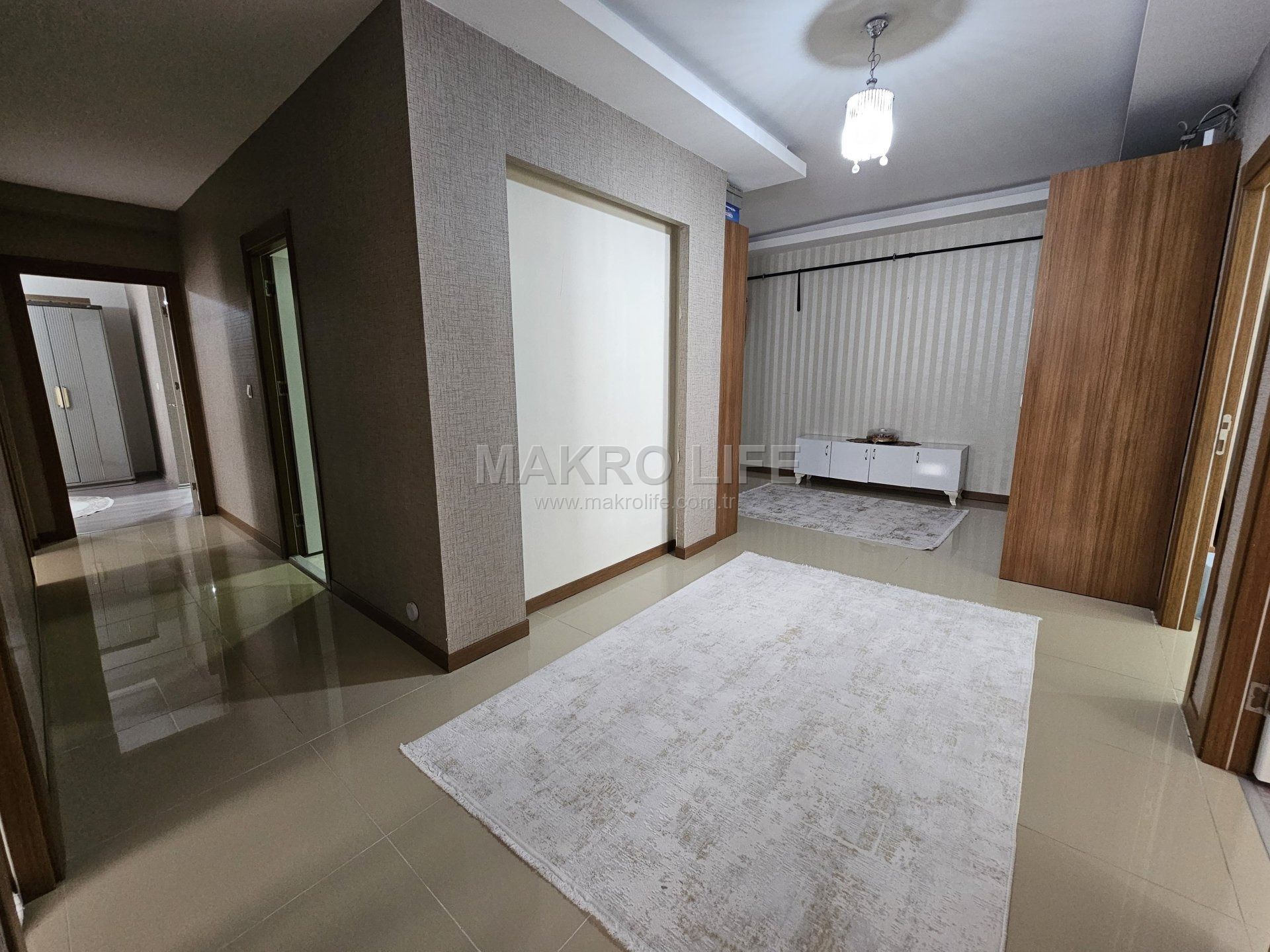 CEYLAN AWM ARKASI TAŞKIRANDA SATILIK LÜX 4+1 FIRSAT DAİRE