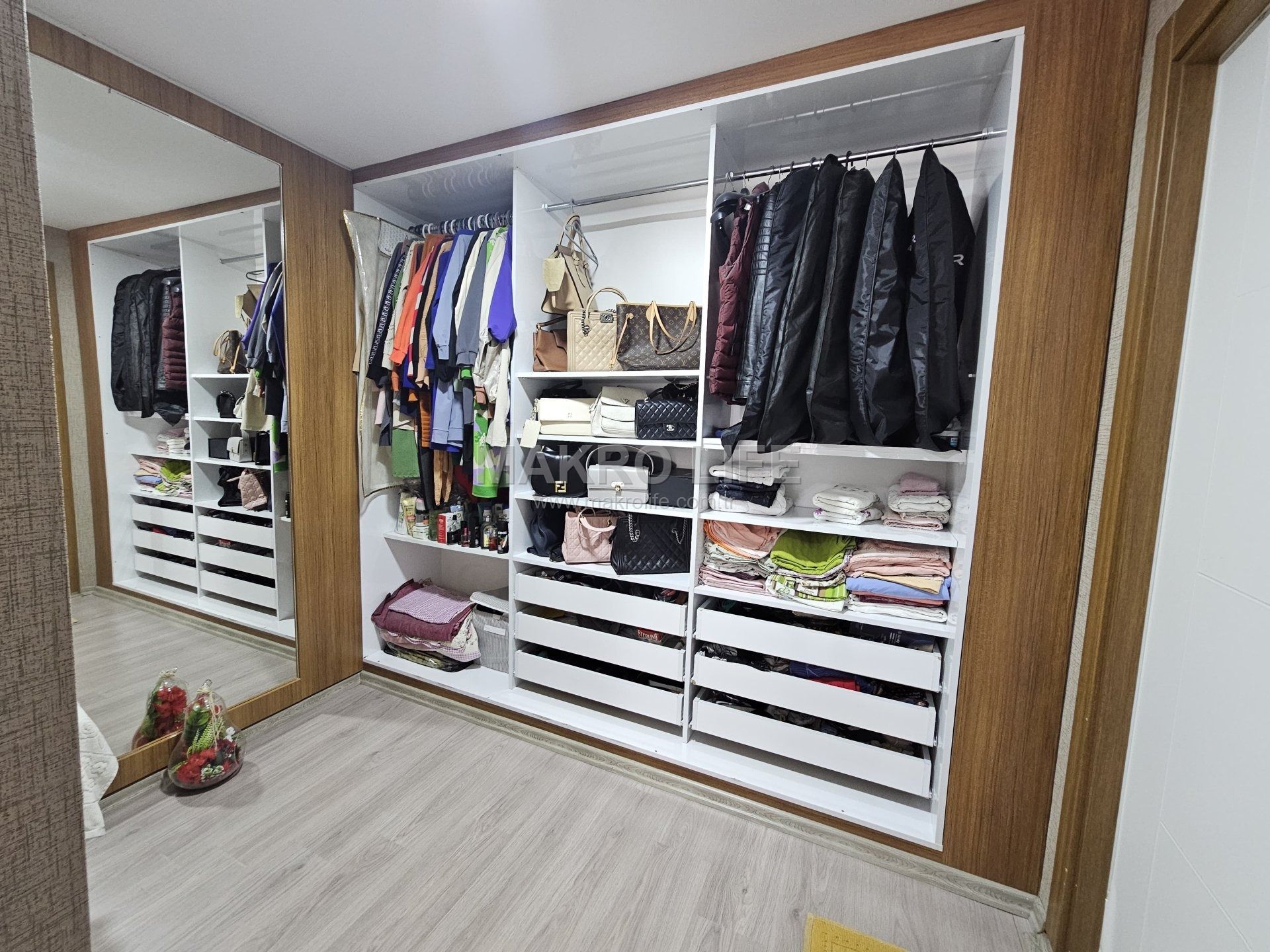 CEYLAN AWM ARKASI TAŞKIRANDA SATILIK LÜX 4+1 FIRSAT DAİRE