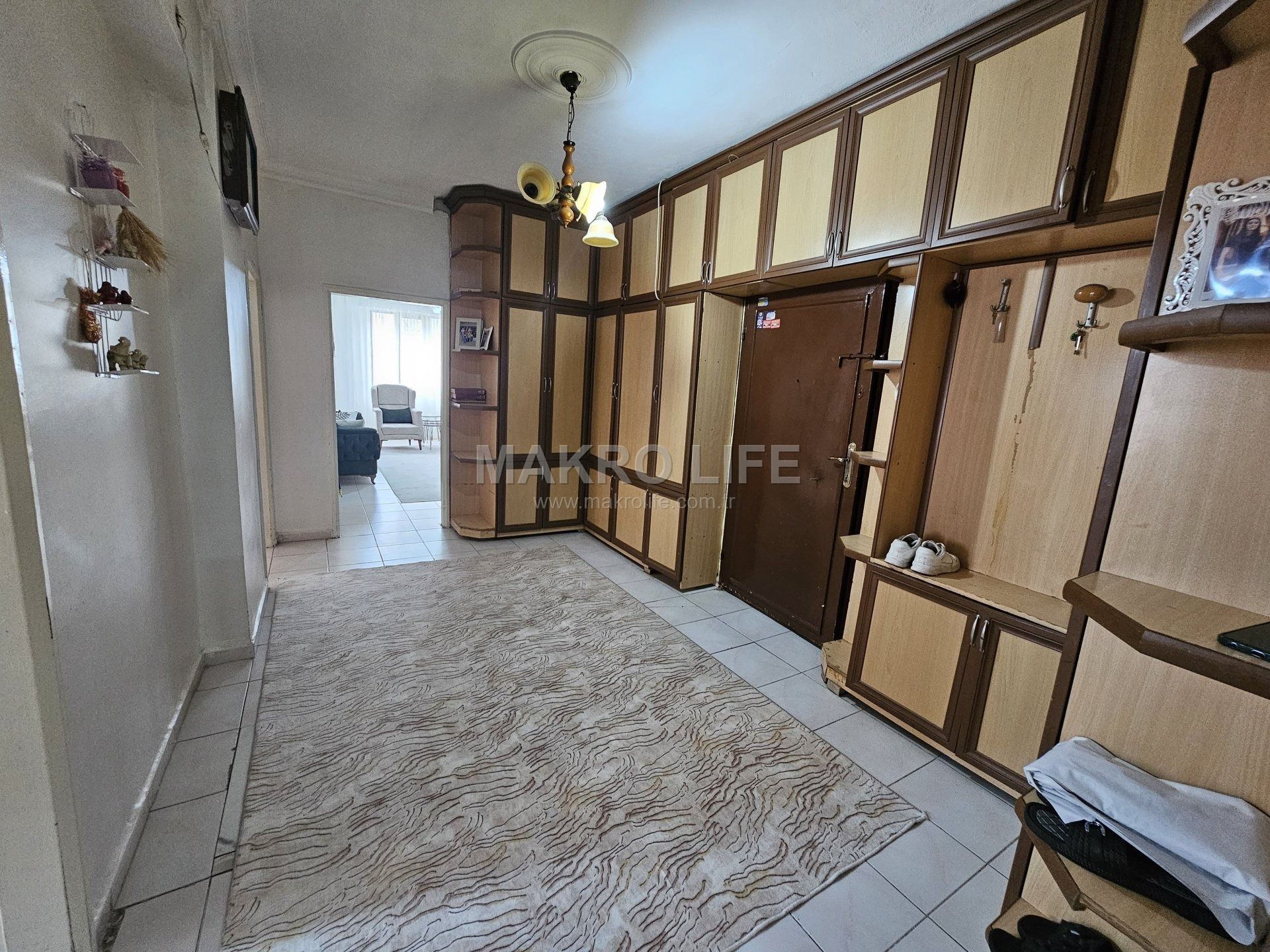 POLİS OKULU CİVARI SATILIK FIRSAT ARA KAT 3+1 DAİRE
