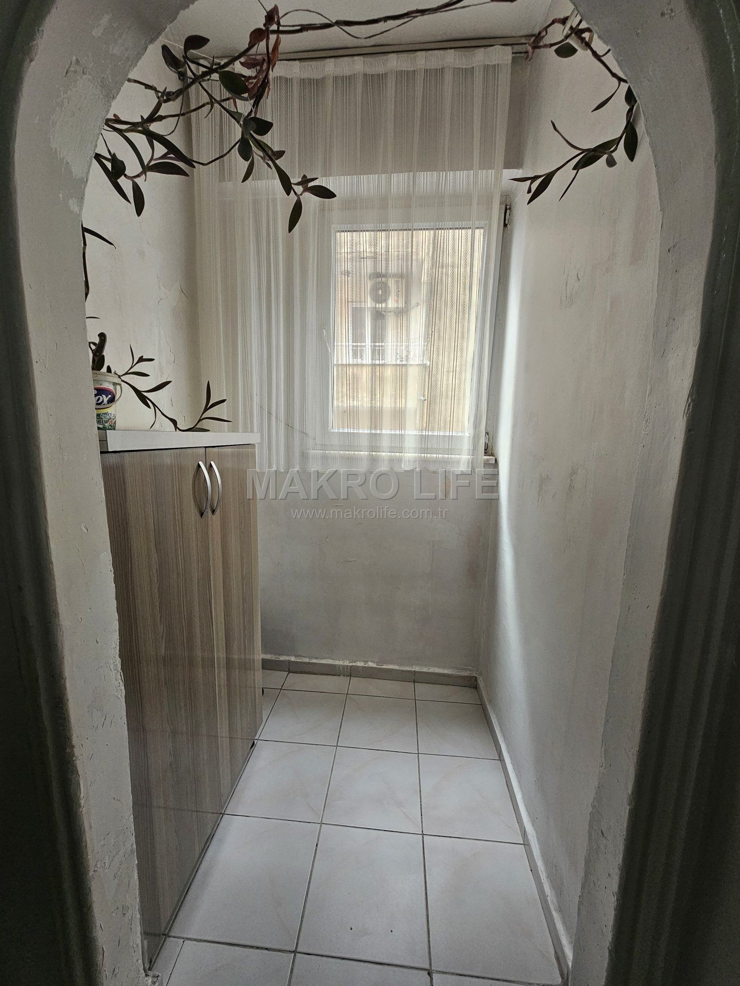 POLİS OKULU CİVARI SATILIK FIRSAT ARA KAT 3+1 DAİRE