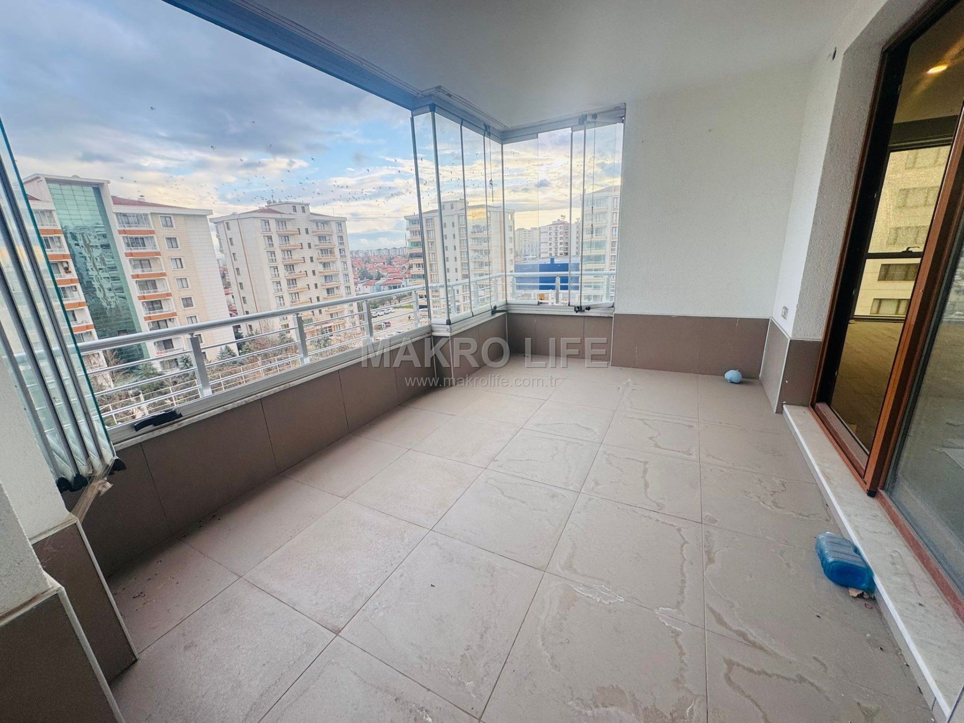 SATILIK URFA YOLU METRO AVM ARKASINDA TAŞINMAYA HAZIR 5+1 DAİRE