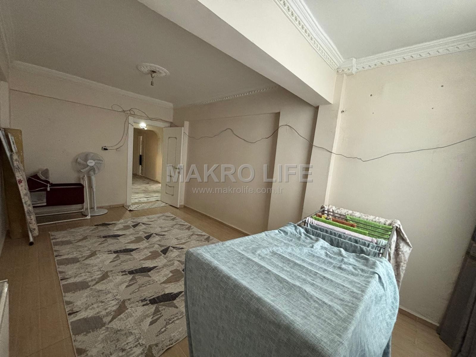 HUZUREVLERİ ANA CADDE ÜZERİ SATILIK 3+1 DAİRE!