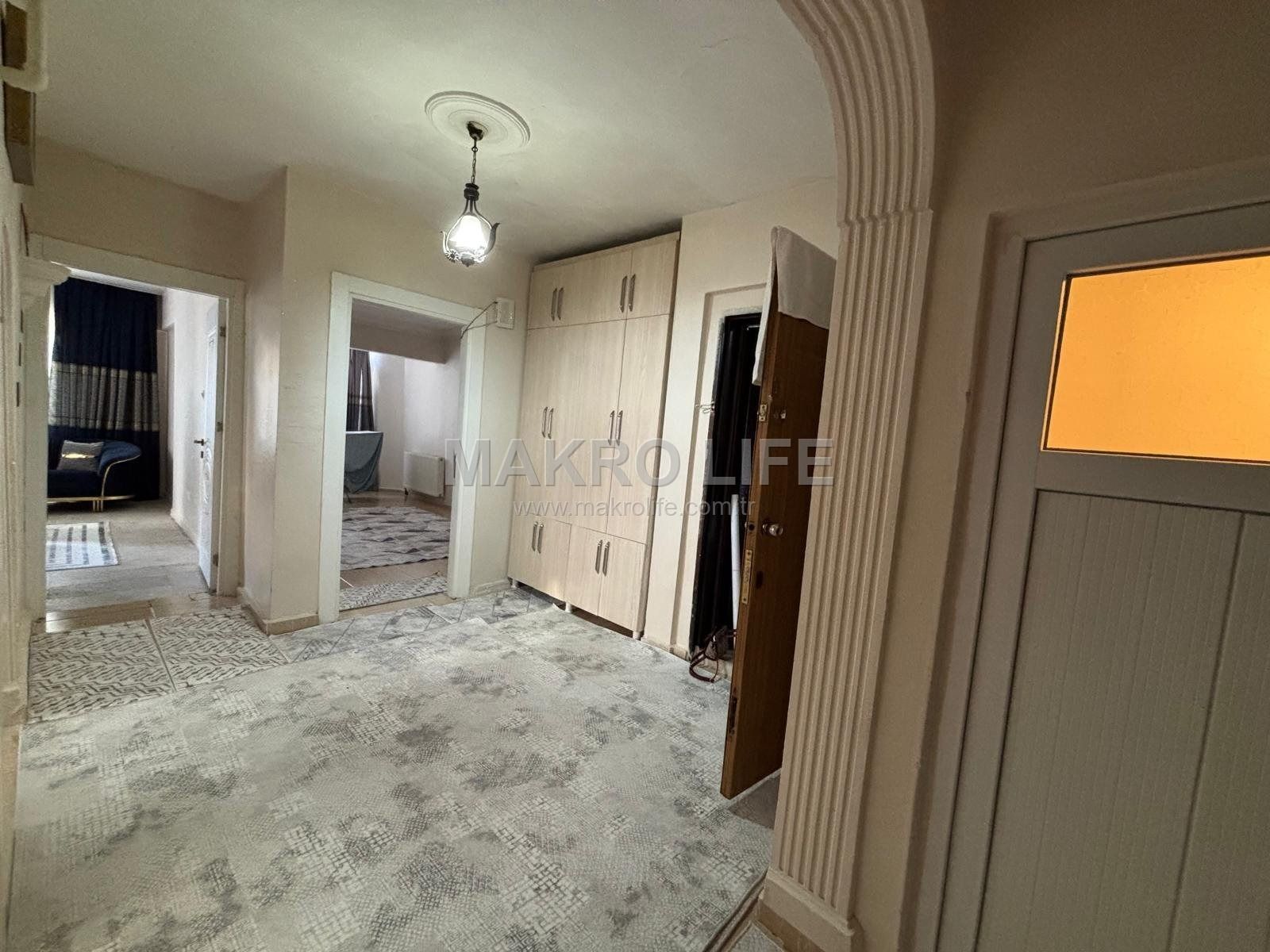 HUZUREVLERİ ANA CADDE ÜZERİ SATILIK 3+1 DAİRE!